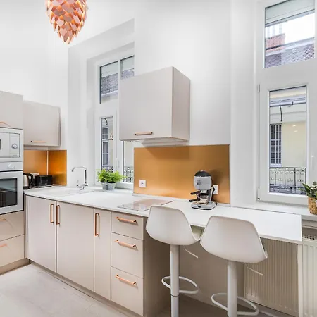 Real Museum Ii * Budapeszt